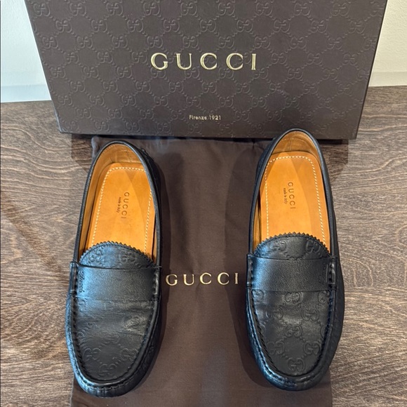 Gucci Other - Gucci Black Leather Loafers Sleek Slip-On Design